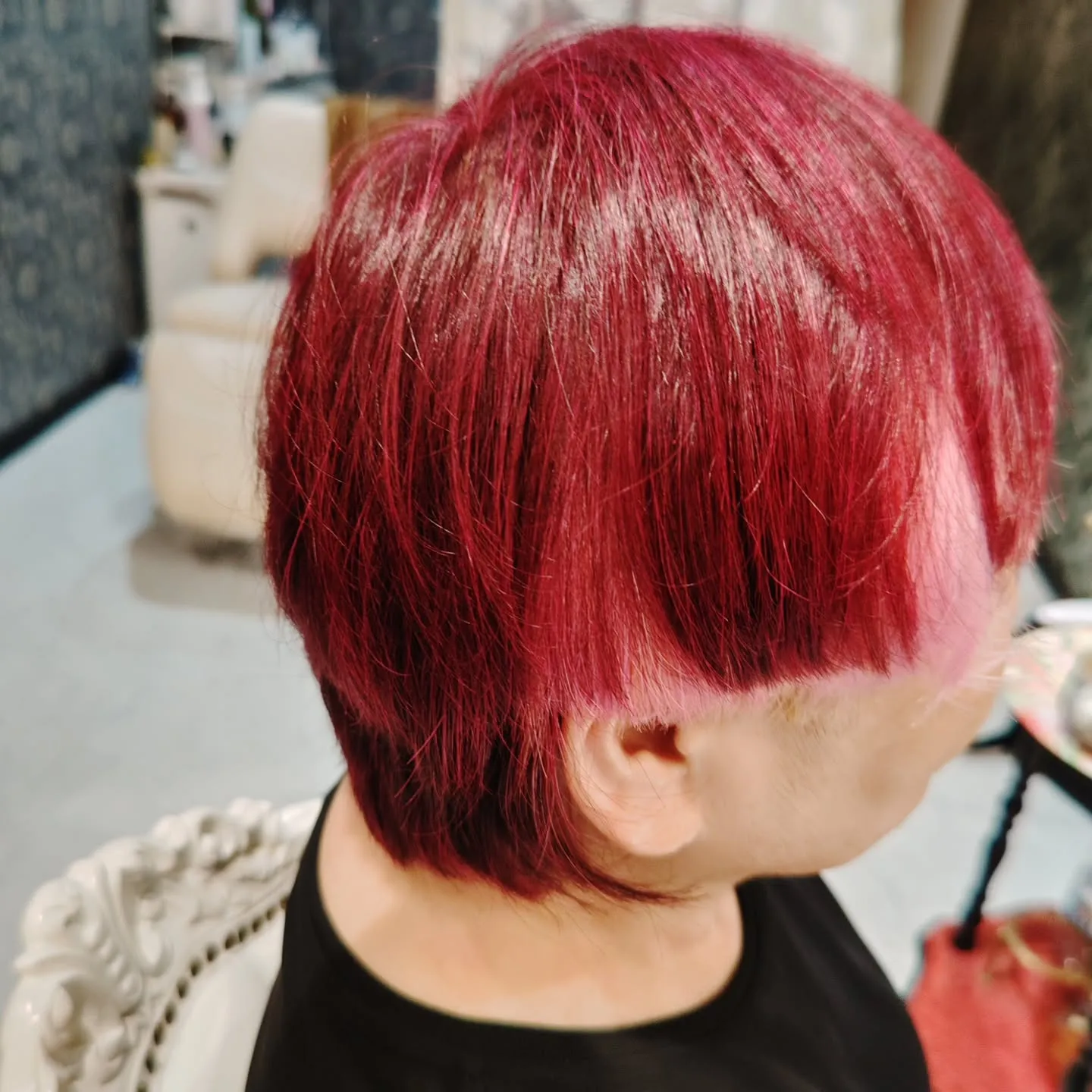 大津市脱白髪染め派手髪ケアブリーチと言えば？?