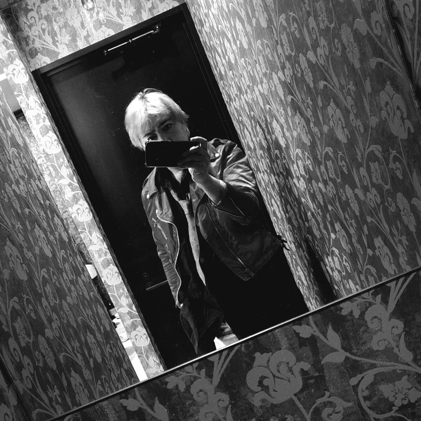 大津市早朝深夜時間外OK派手髪脱白髪染め美容室と言えば？