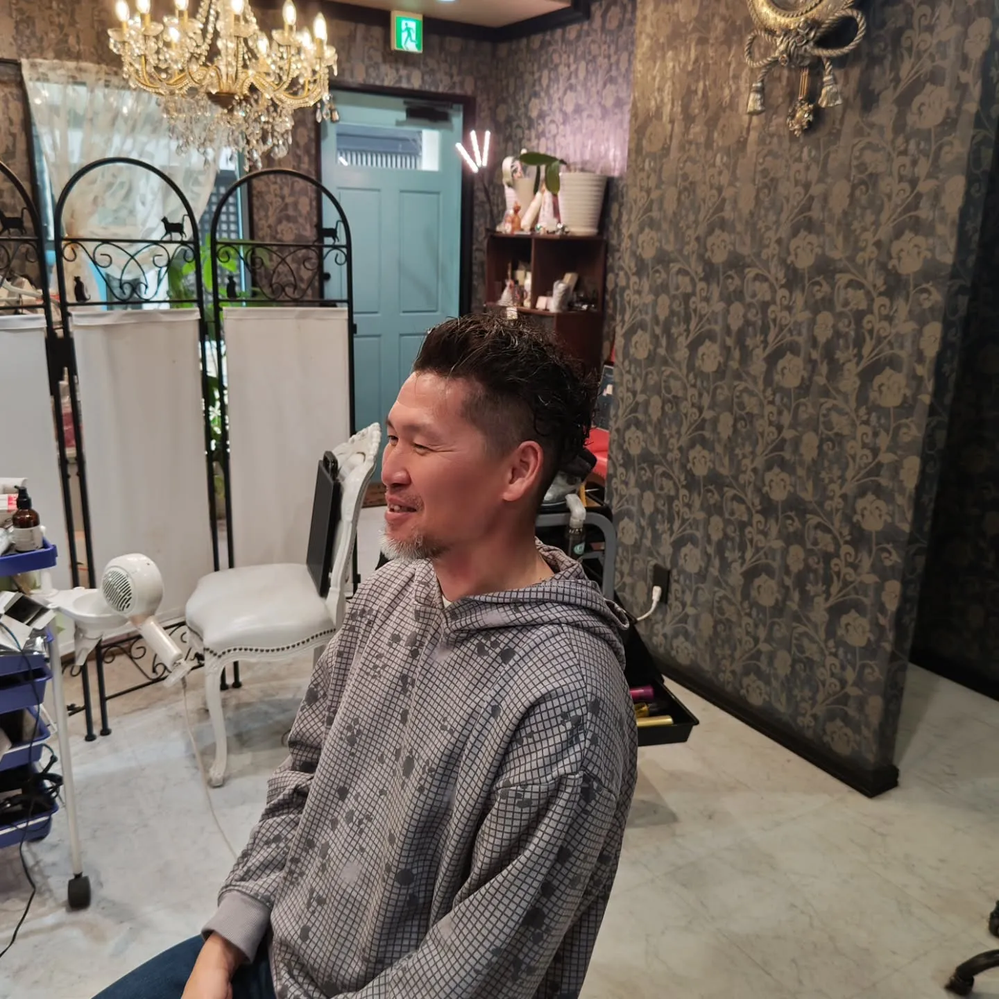 大津市早朝や夜遅くからでもヘアセットパーティヘアは勿論ヘアカ...