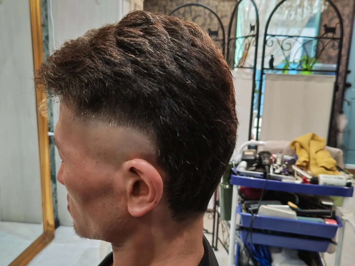 大津市月曜日も営業美容室⁡