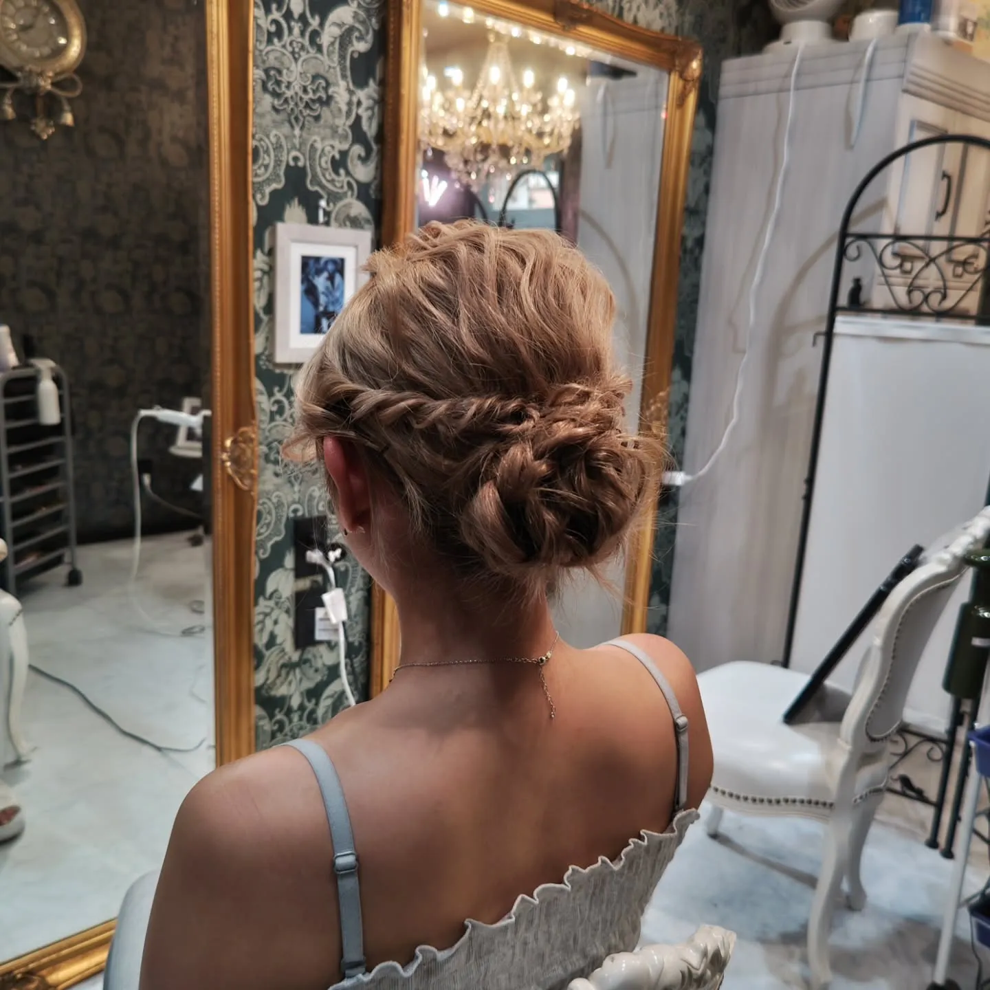 大津市早朝や夜遅くからヘアセットパーティーヘアはもちろんヘア...